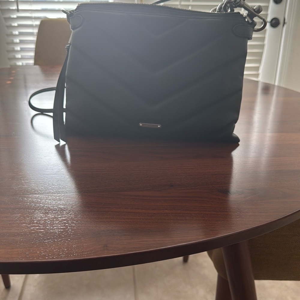 Rebecca Minkoff - Black Quilted Crossbody Bag.

No stains or tears. Worn Once.